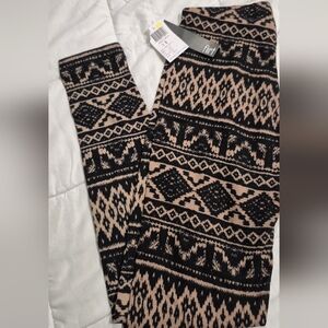 Ultra Flirt Black and Cream Geometric Leggings